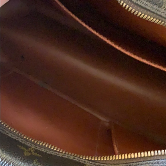 Louis Vuitton Small Cite MM Bag - Picture 4 of 8